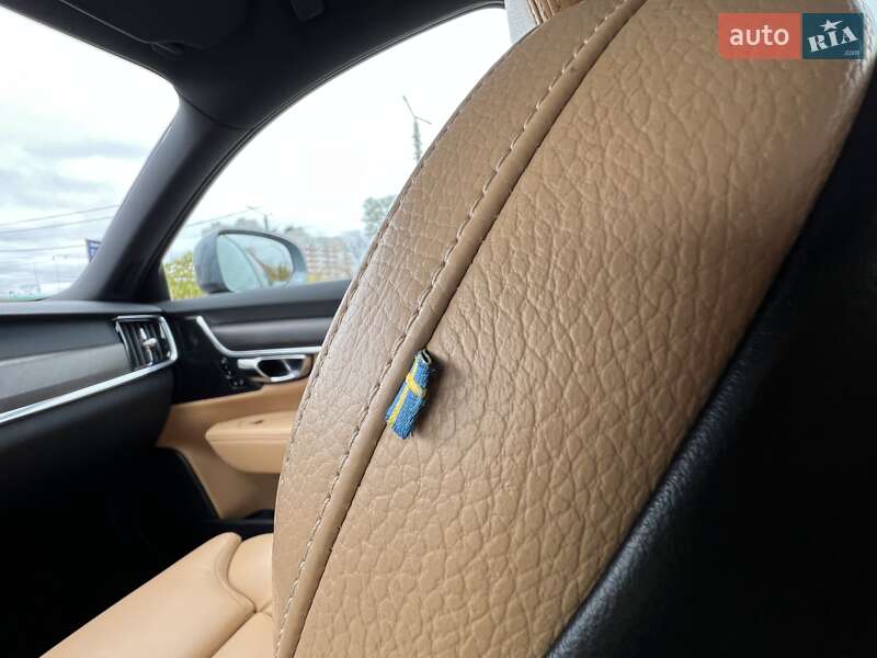 Універсал Volvo V90 Cross Country 2018 в Києві