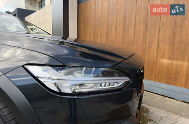 Универсал Volvo V90 Cross Country 2020 в 