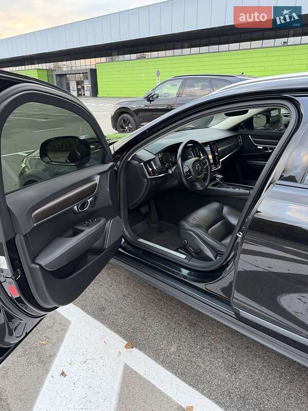 Универсал Volvo V90 Cross Country 2017 в Киеве фото 4 Универсал Volvo V90 Cross Country 2017 в Киеве