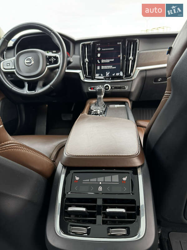 Универсал Volvo V90 Cross Country 2019 в Киеве фото 8 Универсал Volvo V90 Cross Country 2019 в Киеве