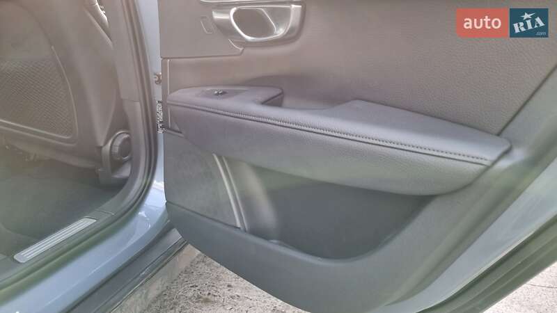 Универсал Volvo V90 Cross Country 2018 в Черкассах