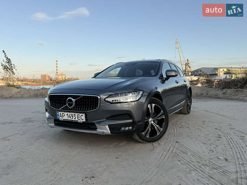 Универсал Volvo V90 Cross Country 2018 в Киеве
