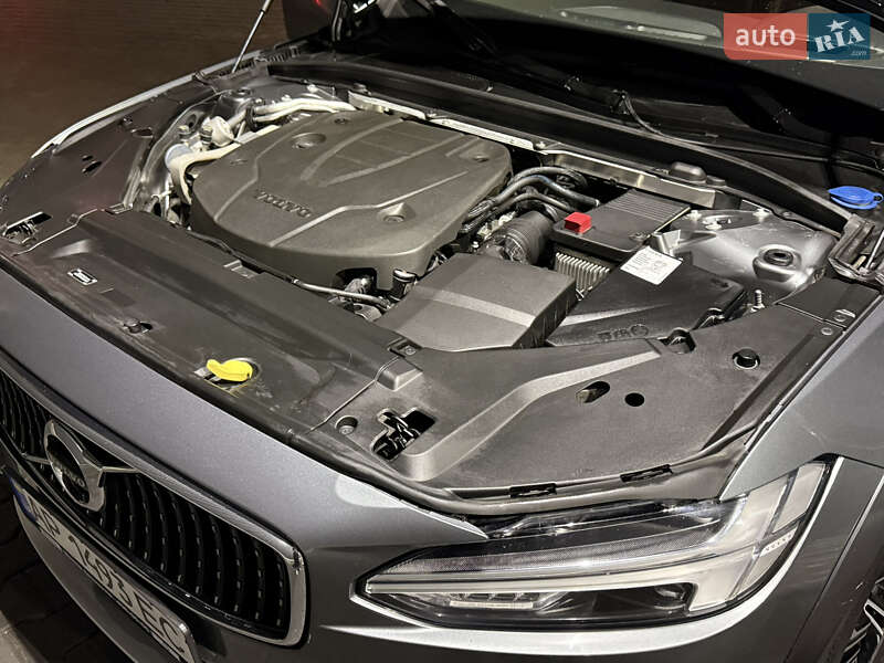 Универсал Volvo V90 Cross Country 2018 в Киеве