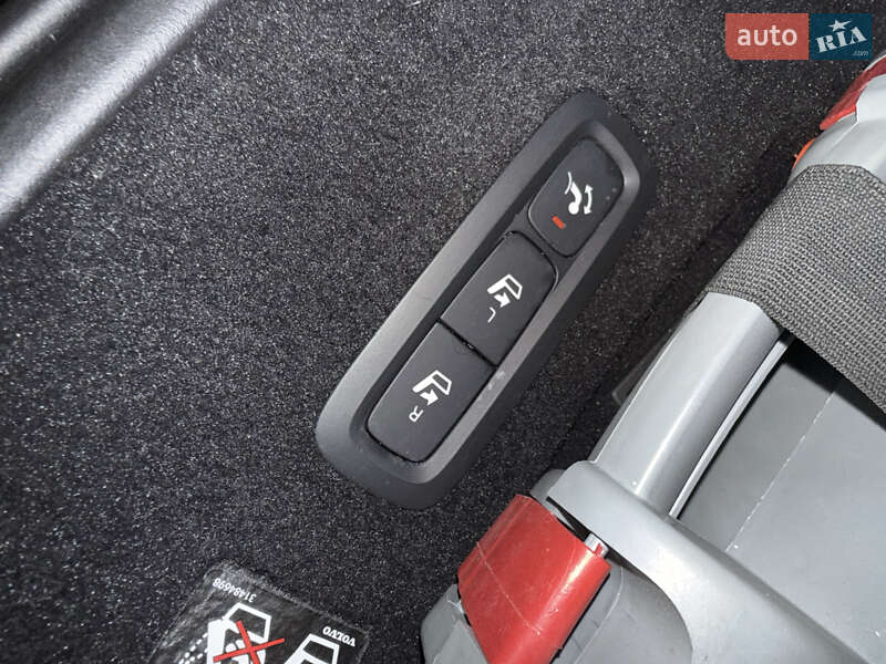 Универсал Volvo V90 Cross Country 2018 в Киеве