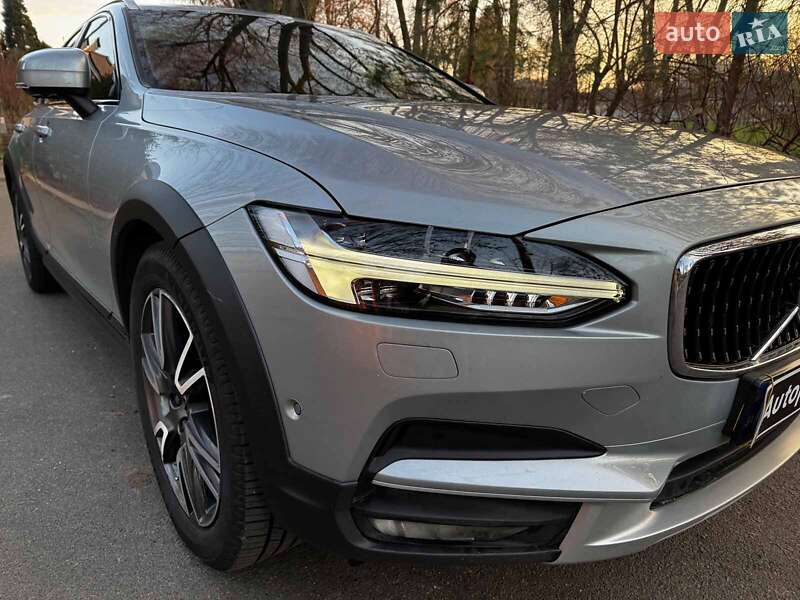 Універсал Volvo V90 Cross Country 2017 в Києві