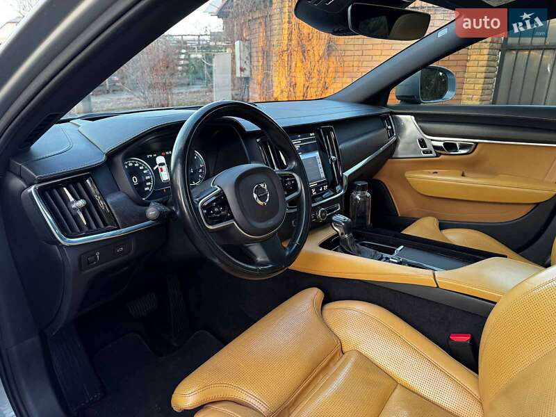 Універсал Volvo V90 Cross Country 2017 в Києві