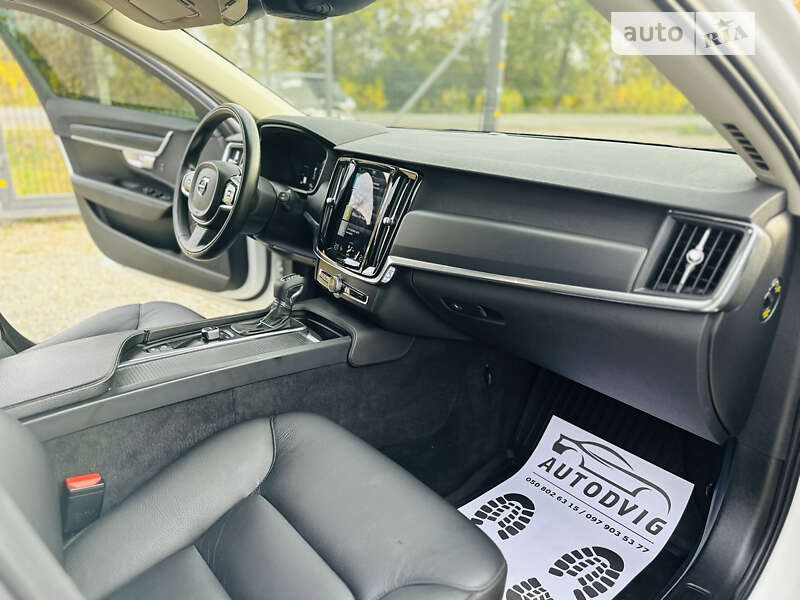 Универсал Volvo V90 2018 в Иршаве