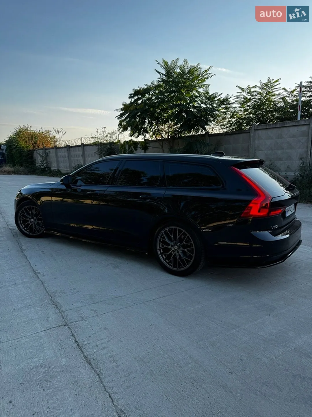 2017 Volvo V90 - мініатюра 8