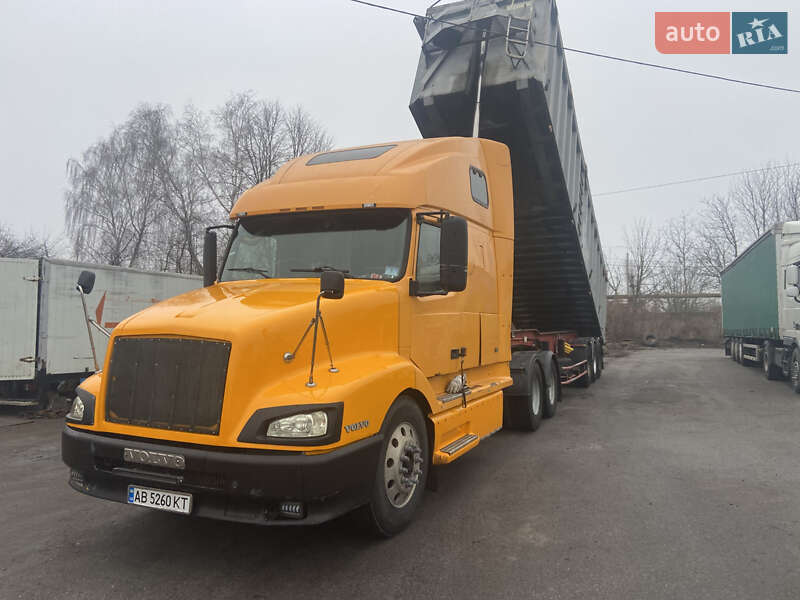 Самоскид Volvo VNL 660 2002 в Вінниці