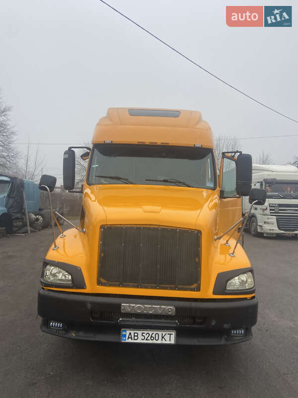 Самоскид Volvo VNL 660 2002 в Вінниці