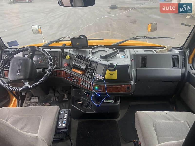 Самоскид Volvo VNL 660 2002 в Вінниці