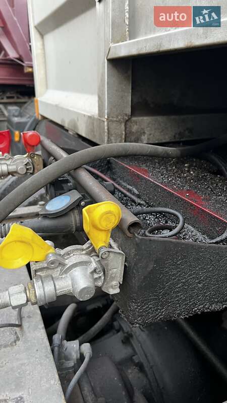 Тягач Volvo VNL 660 2001 в Киеве