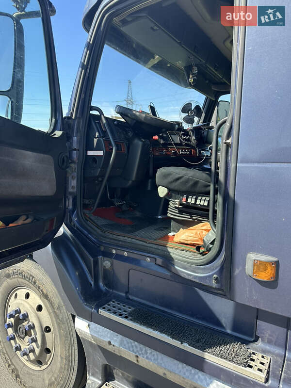 Тягач Volvo VNL 660 2003 в Одесі