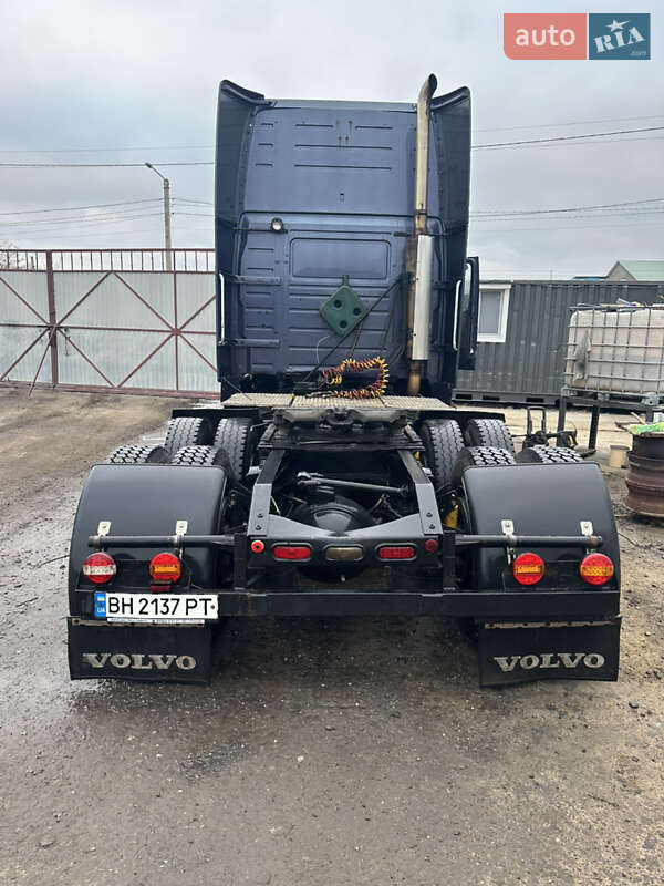 Тягач Volvo VNL 660 2003 в Одесі