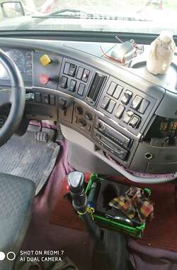Тягач Volvo VNL 670 2003 в 