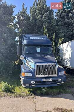 Тягач Volvo VNL 670 2002 в Великодолинском