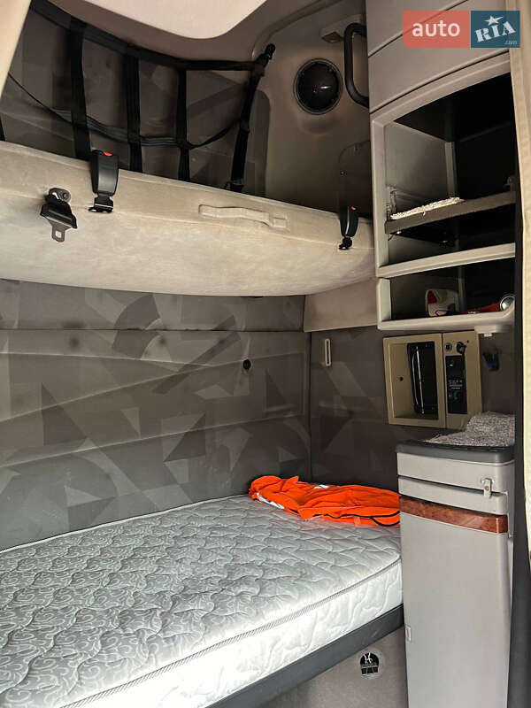 Тягач Volvo VNL 670 2004 в Кременці фото 5 Тягач Volvo VNL 670 2004 в Кременці