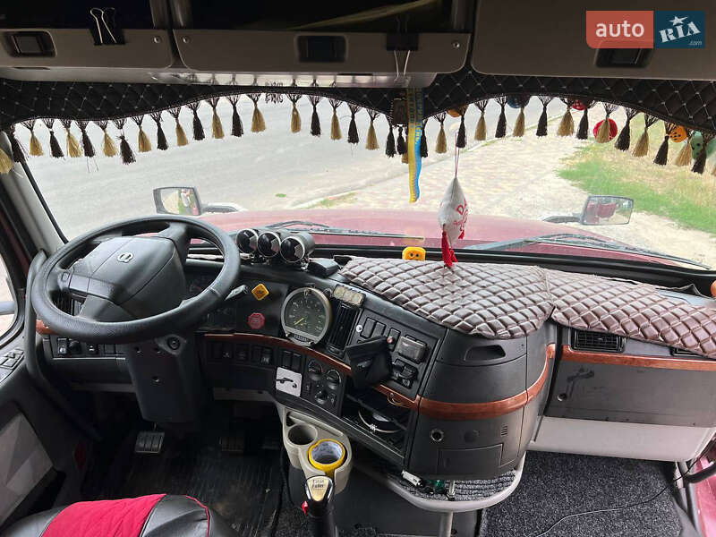 Тягач Volvo VNL 670 2004 в Кременці фото 7 Тягач Volvo VNL 670 2004 в Кременці