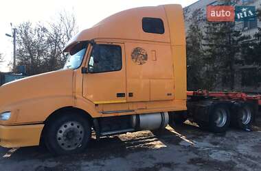 Тягач Volvo VNL 670 2002 в Великодолинському