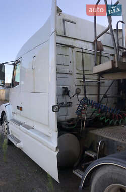 Зерновоз Volvo VNL 670 2003 в 