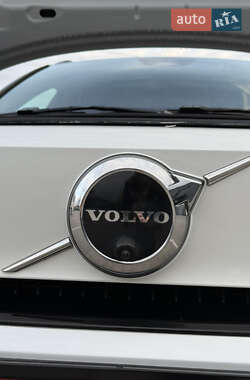 Позашляховик / Кросовер Volvo XC40 Recharge 2024 в 