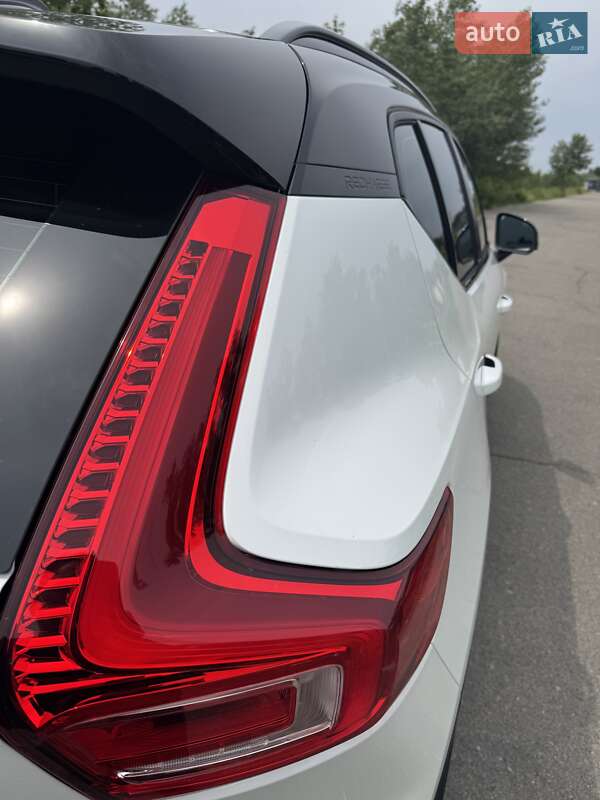 Внедорожник / Кроссовер Volvo XC40 Recharge 2021 в Киеве