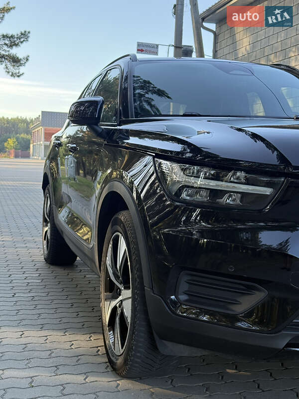 Внедорожник / Кроссовер Volvo XC40 Recharge 2023 в Ровно