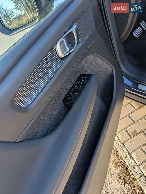 Позашляховик / Кросовер Volvo XC40 Recharge 2021 в Рівному