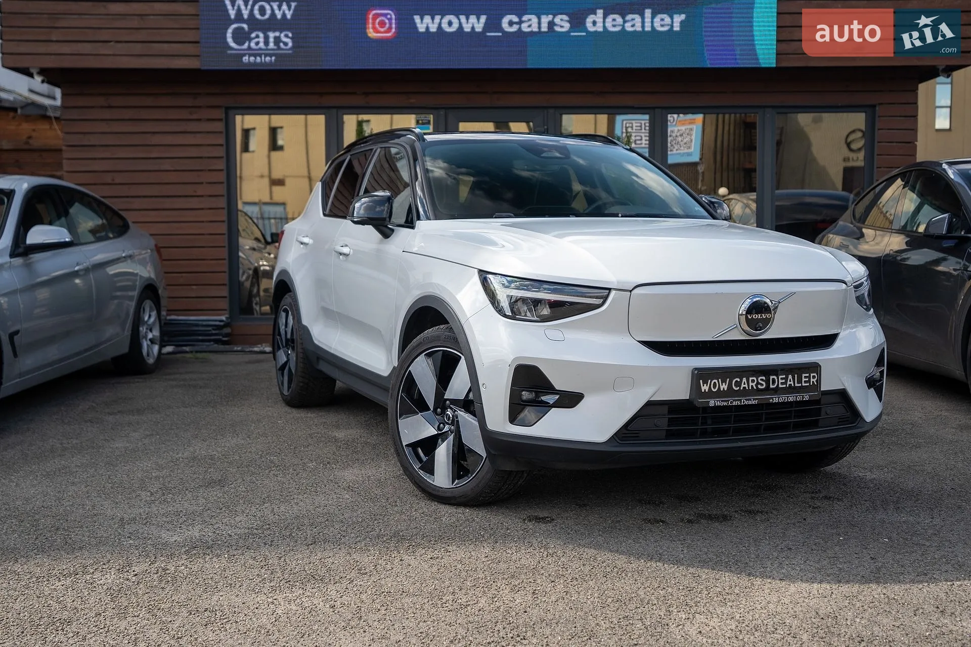 2022 Volvo XC40 - фото 1