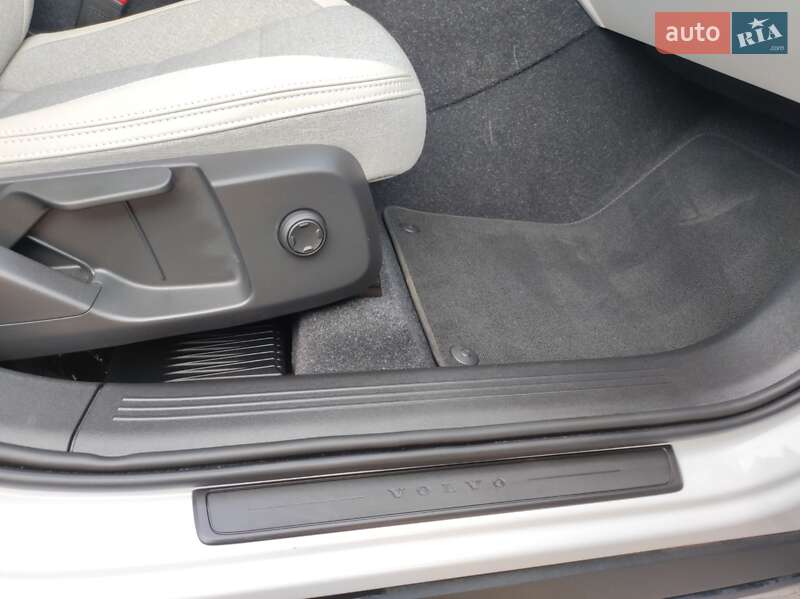 Внедорожник / Кроссовер Volvo XC40 2019 в Шепетовке