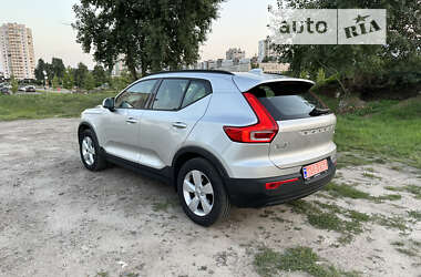 Внедорожник / Кроссовер Volvo XC40 2018 в 