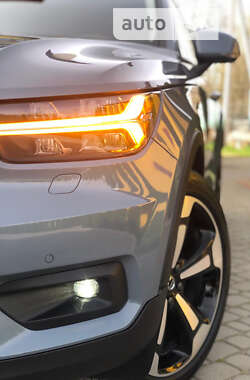 Внедорожник / Кроссовер Volvo XC40 2020 в 