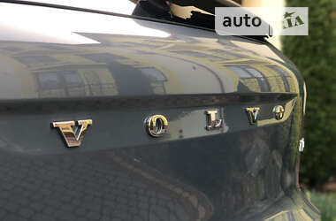 Внедорожник / Кроссовер Volvo XC40 2020 в 