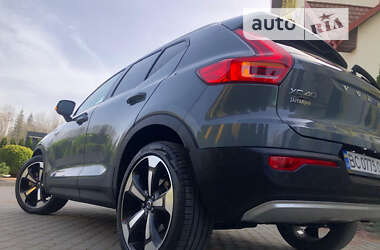 Внедорожник / Кроссовер Volvo XC40 2020 в 