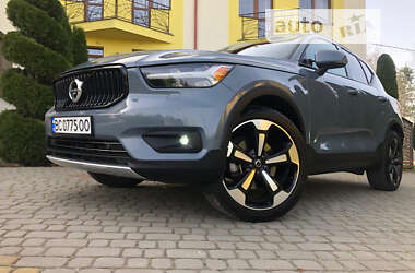 Внедорожник / Кроссовер Volvo XC40 2020 в 