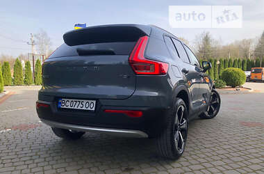 Внедорожник / Кроссовер Volvo XC40 2020 в 