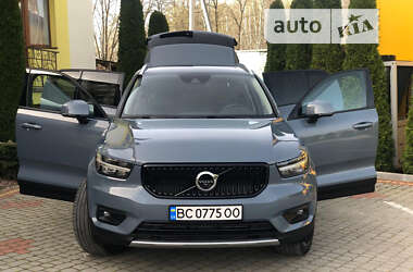 Внедорожник / Кроссовер Volvo XC40 2020 в 