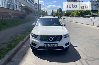 Внедорожник / Кроссовер Volvo XC40 2021 в Киеве