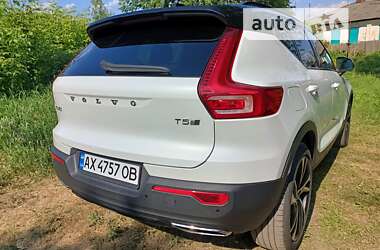 Внедорожник / Кроссовер Volvo XC40 2019 в Киеве