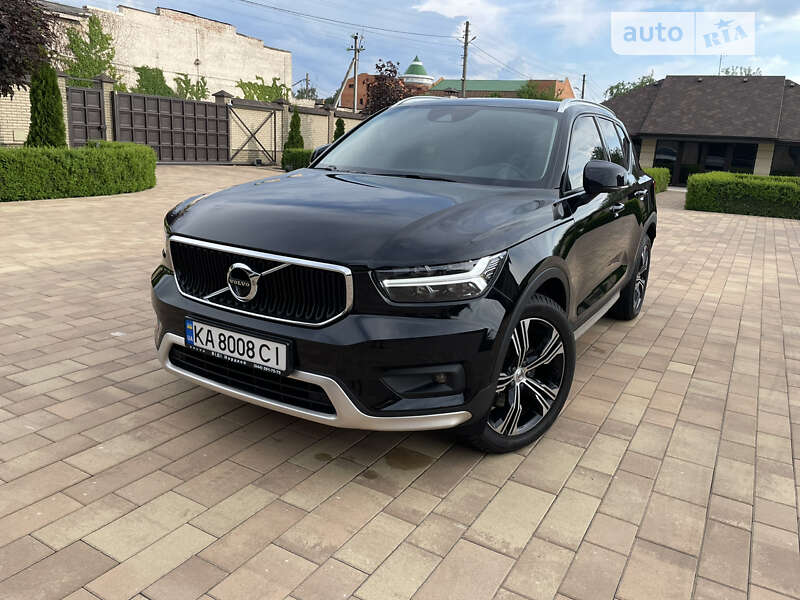 Внедорожник / Кроссовер Volvo XC40 2020 в Киеве