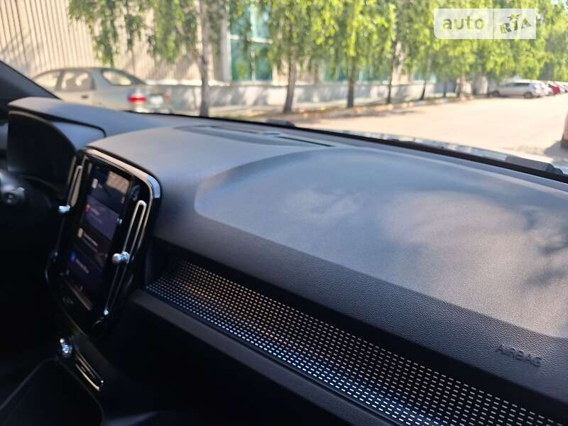 Внедорожник / Кроссовер Volvo XC40 2021 в Полтаве
