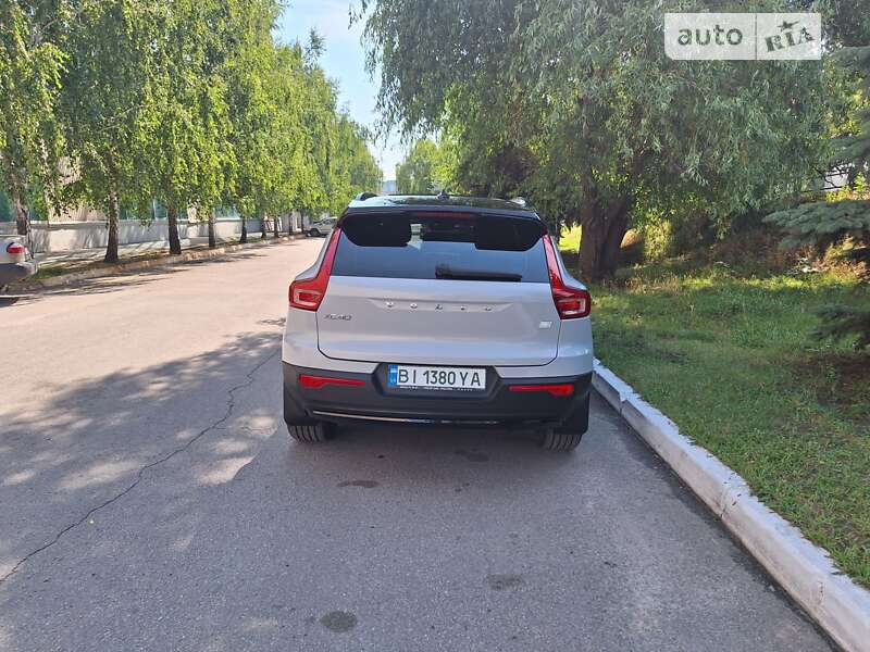Внедорожник / Кроссовер Volvo XC40 2021 в Полтаве