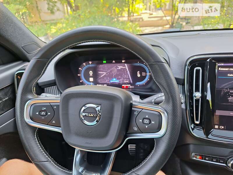 Внедорожник / Кроссовер Volvo XC40 2021 в Полтаве