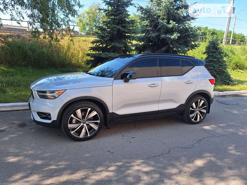 Внедорожник / Кроссовер Volvo XC40 2021 в Полтаве