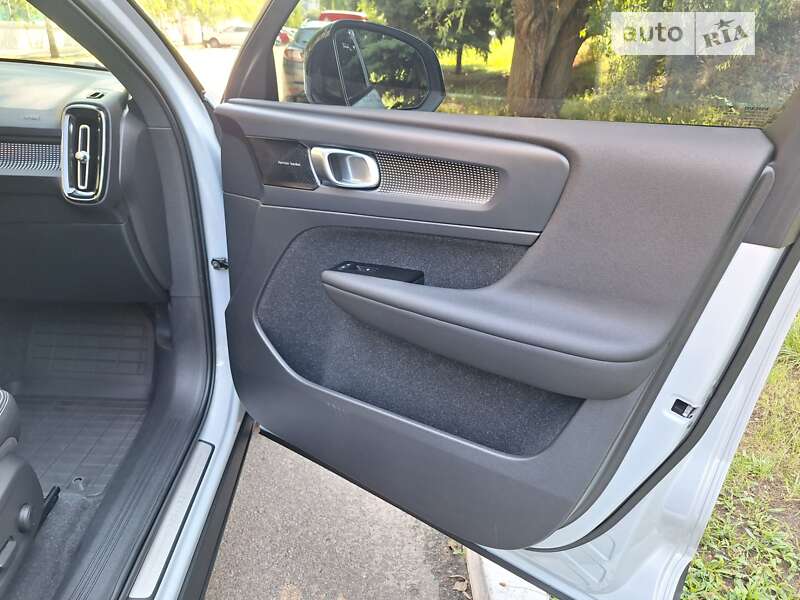Внедорожник / Кроссовер Volvo XC40 2021 в Полтаве