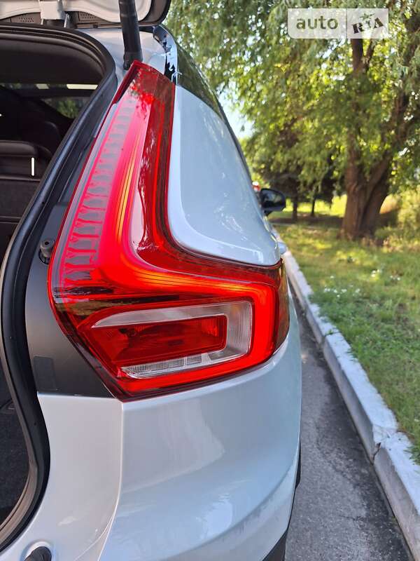 Внедорожник / Кроссовер Volvo XC40 2021 в Полтаве