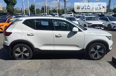 Внедорожник / Кроссовер Volvo XC40 2020 в Киеве