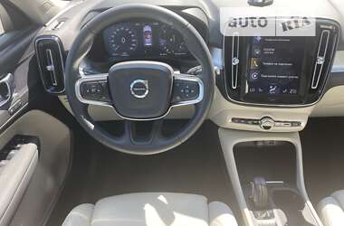 Внедорожник / Кроссовер Volvo XC40 2020 в Киеве