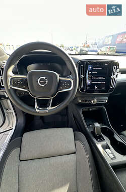 Внедорожник / Кроссовер Volvo XC40 2022 в 