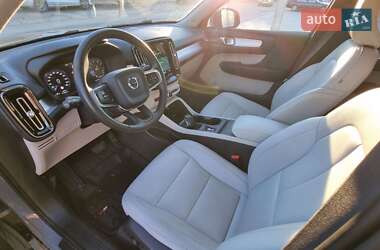 Внедорожник / Кроссовер Volvo XC40 2019 в 